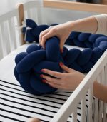 Tresse-de-lit-bebe-bleu-matiere